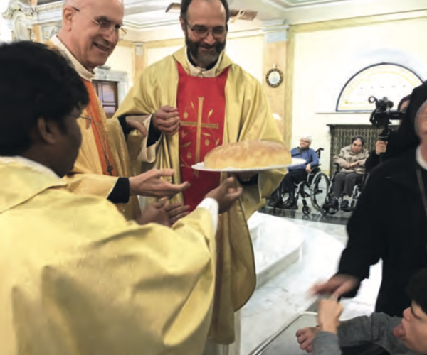 La visita del Cardinal Tarcisio Bertone